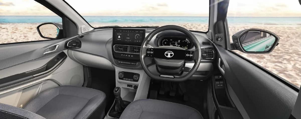 Interior Dashboard & Front Cabin View