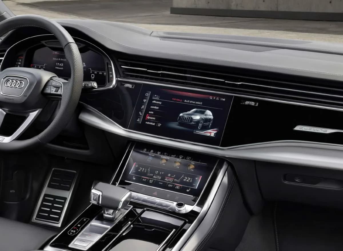 Interior Dashboard & Front Cabin View