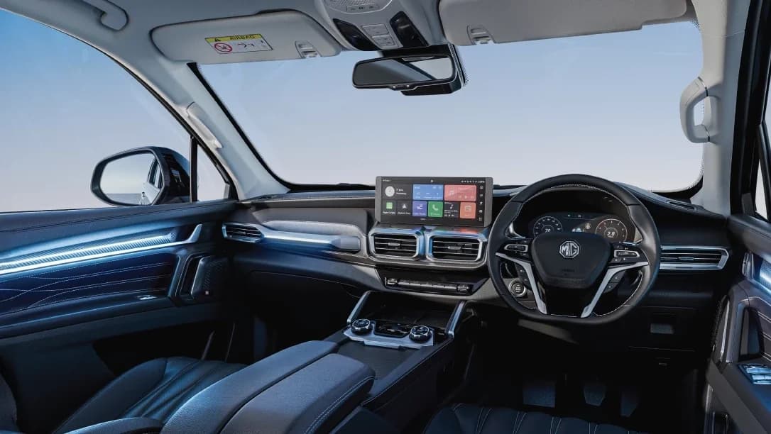 Interior Dashboard & Front Cabin View