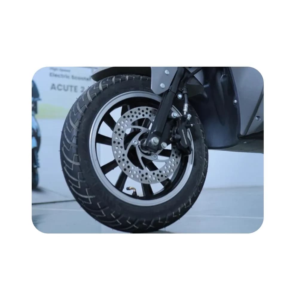 Front Disc Brake & Alloy Wheel