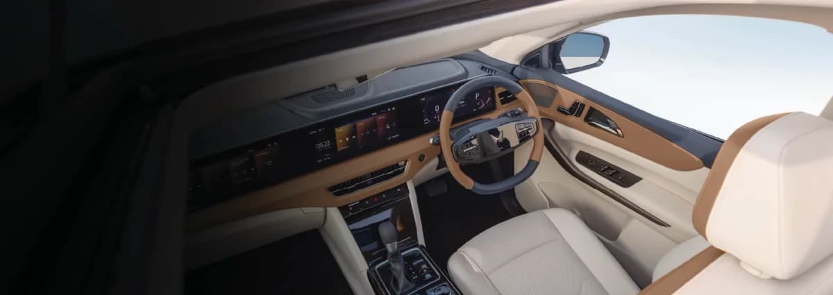 Interior Dashboard & Front Cabin View