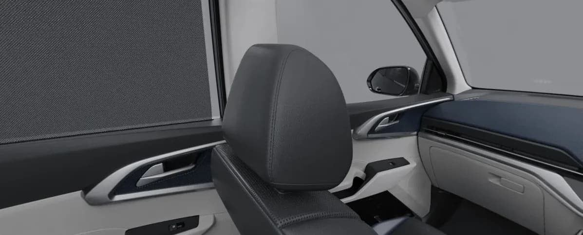 Interior Dashboard & Front Cabin View