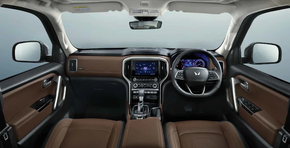 Interior Dashboard & Front Cabin View