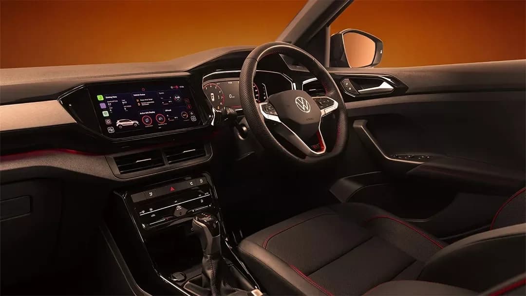 Interior Dashboard & Front Cabin View