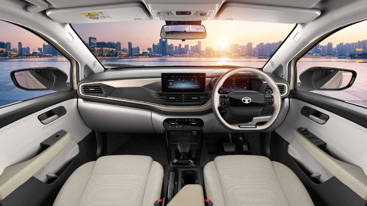 Interior Dashboard & Front Cabin View