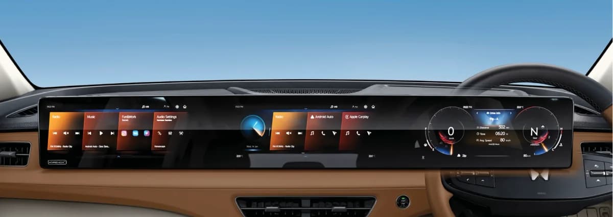 Interior Dashboard & Front Cabin View
