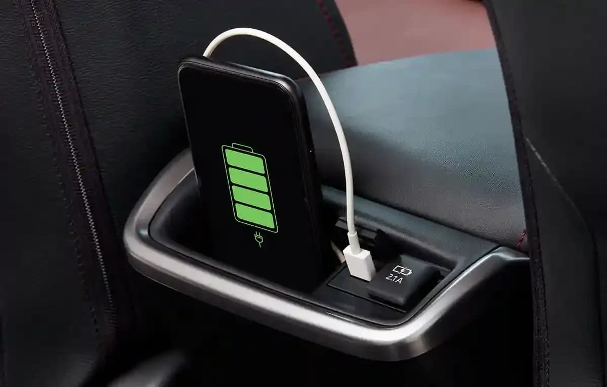 Charging Ports / Power Socket