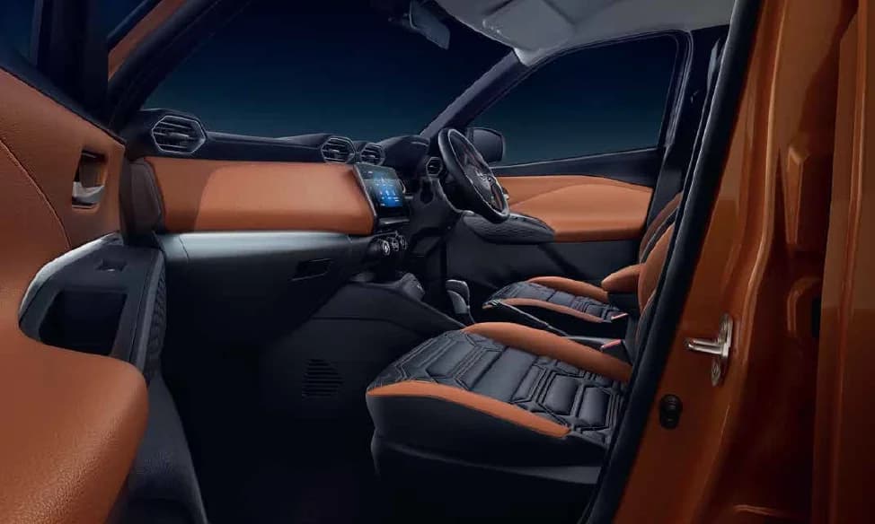 Interior Dashboard & Front Cabin View