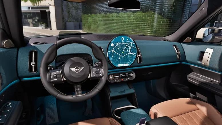 Interior Dashboard & Front Cabin View