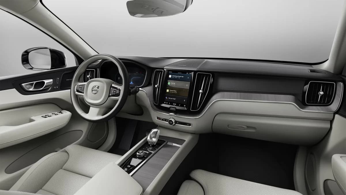 Interior Dashboard & Front Cabin View