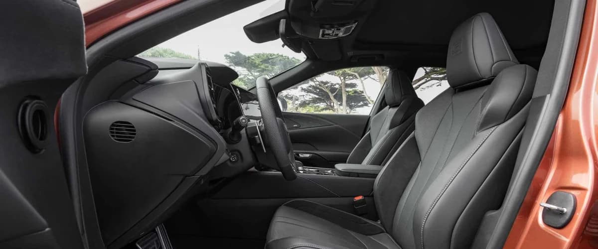 Interior Dashboard & Front Cabin View
