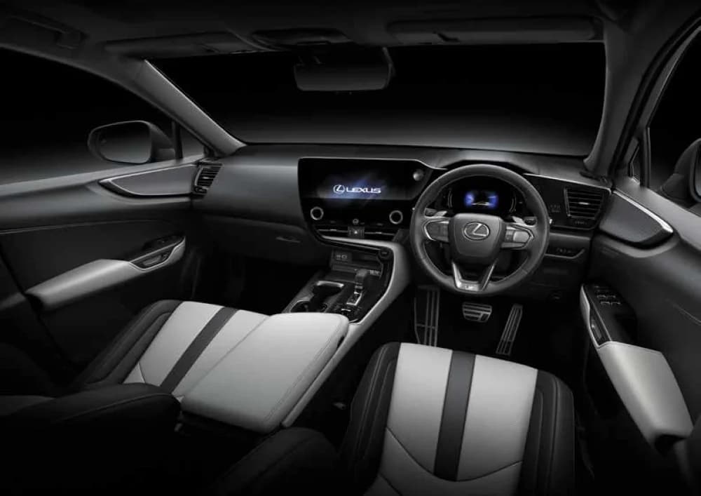 Interior Dashboard & Front Cabin View