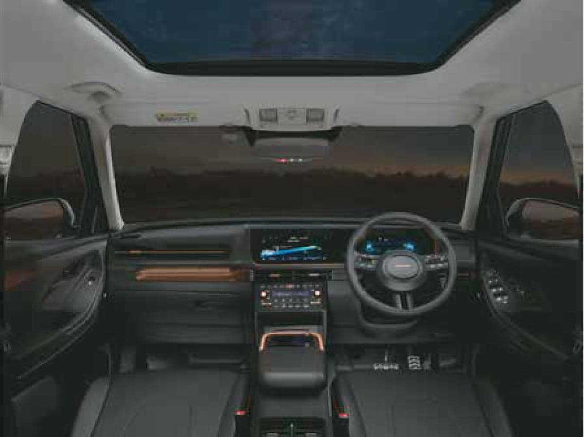 Interior Dashboard & Front Cabin View