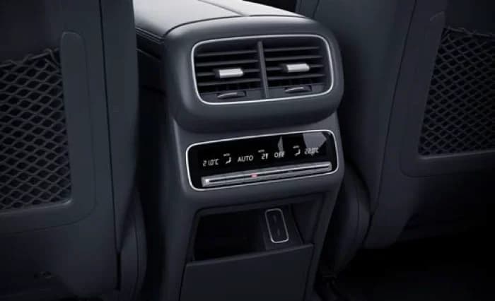 Rear Thermotronic Climate Control