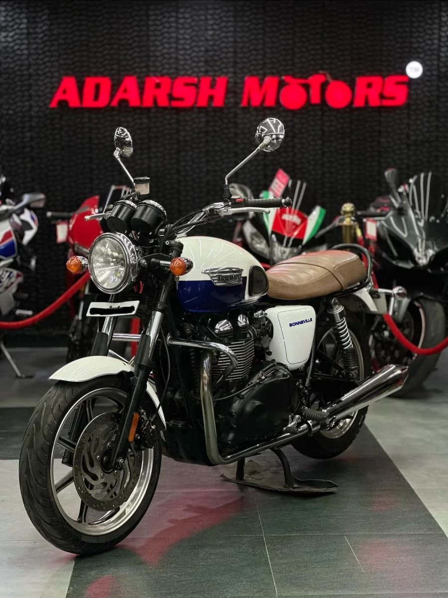 Triumph Bonneville 865